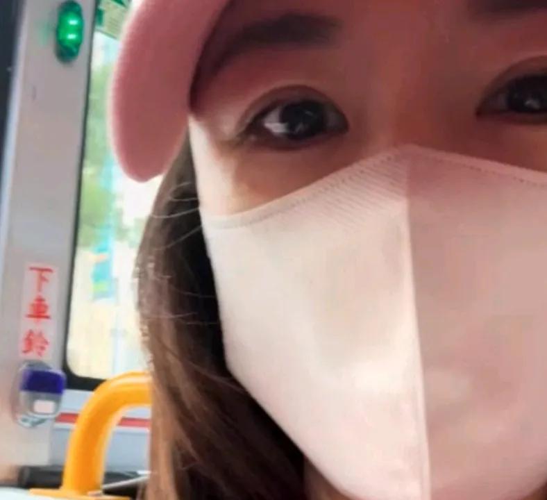 林心如带女儿排队买公仔，一家人西门町等半小时竟没被认出
49岁女星林心如2016