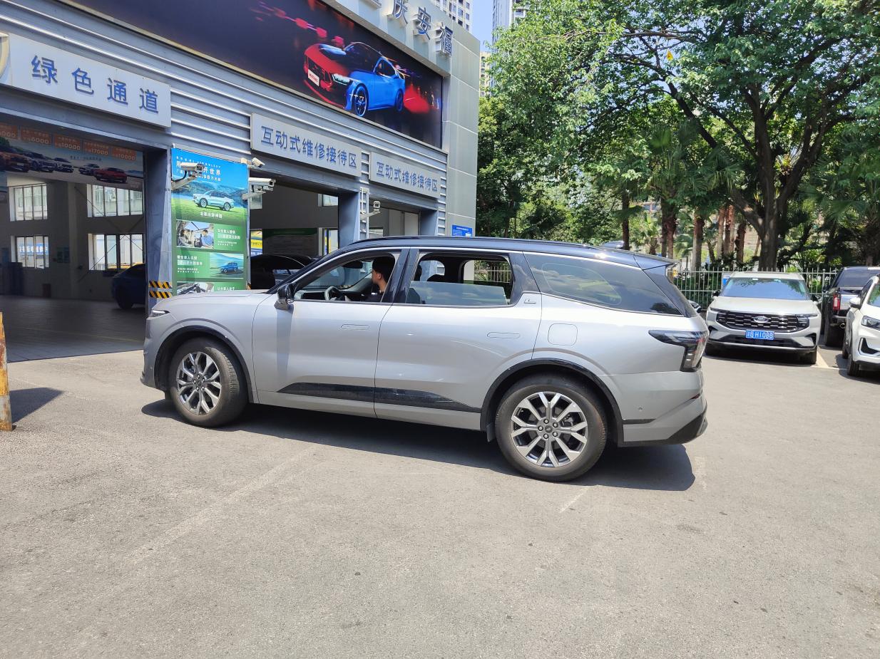 免费升级还送小礼物，本周末的好心情是长安福特给的