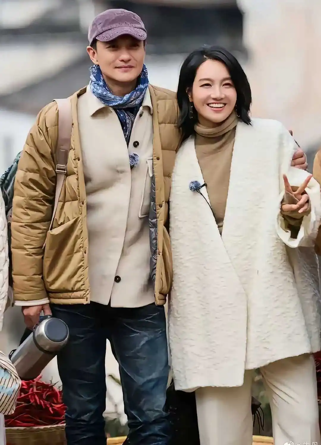 这两口子会演戏，还很会配合