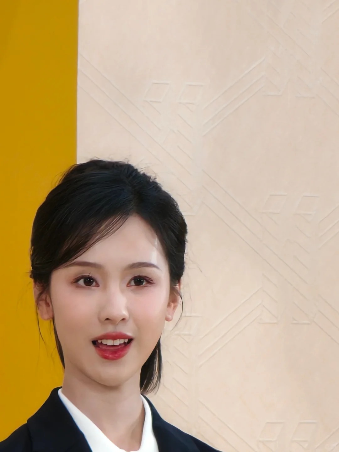 我亲手拍的 我圆满了 呜呜呜嘟嘟太美啦 本人超瘦超白腿超级长 #陈都灵 #陈都灵