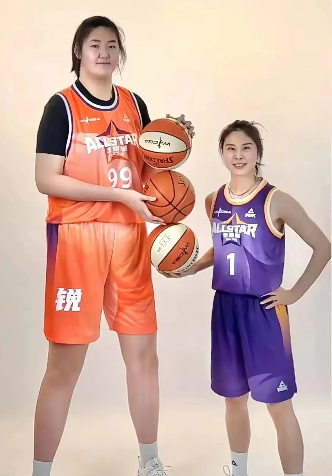 24-25赛季WCBA全明星赛信息概览：
1. 张子宇或展示女子单手灌篮。
2.