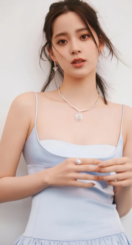 欧阳娜娜娇艳欲滴