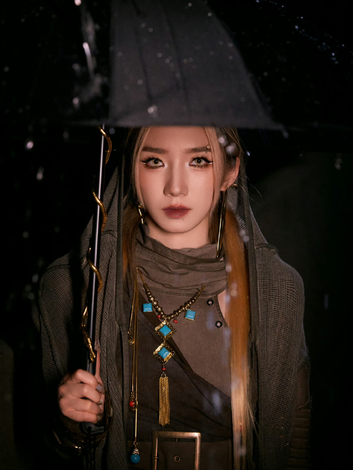 孟美岐沙漠姬造型大受好评，可网友为何叫她“前妻姐”，这是什么梗？