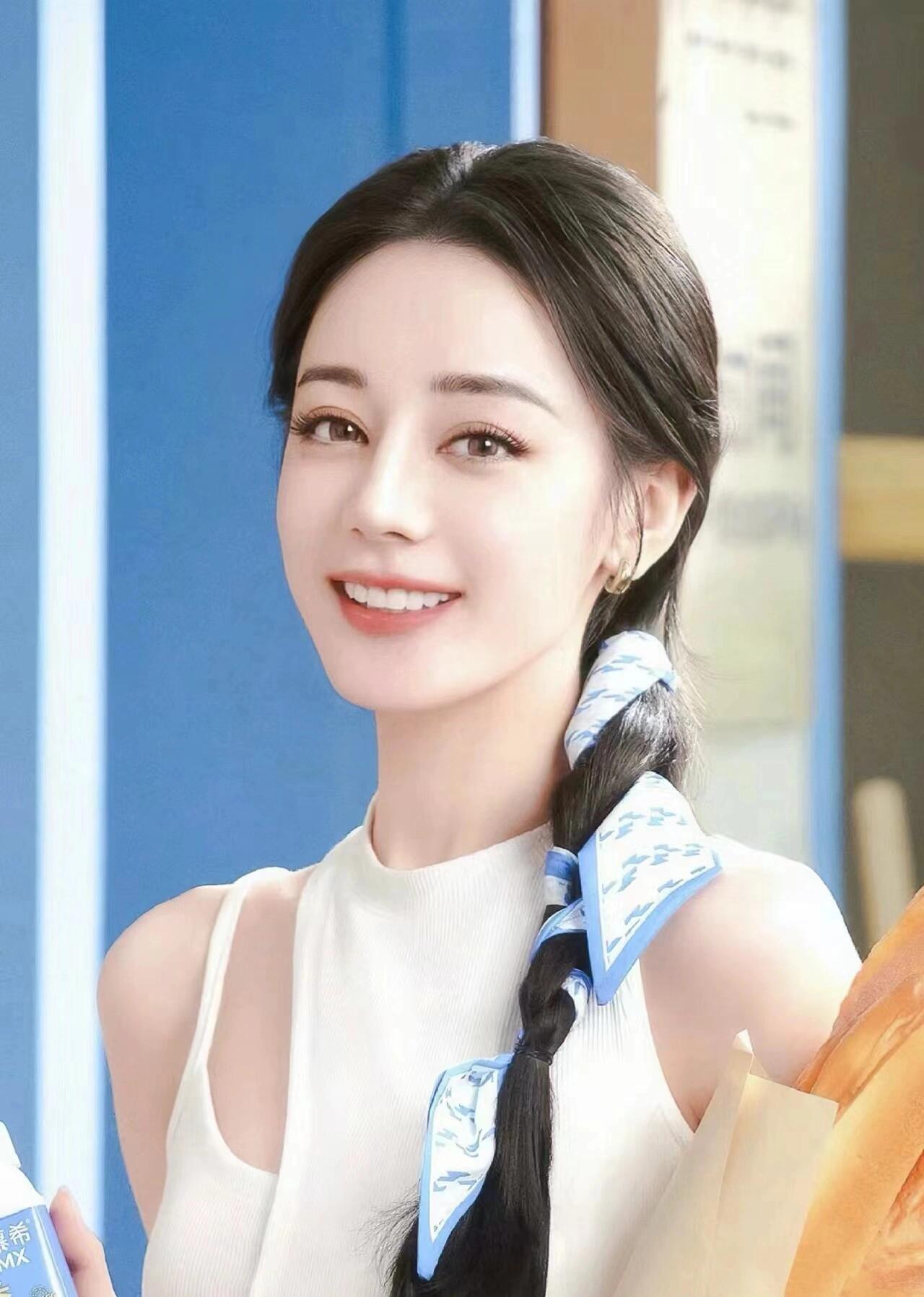 迪丽热巴的成长经历