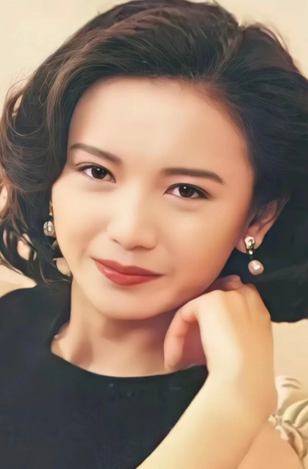 曾华倩，梁朝伟的初恋，娇俏可人