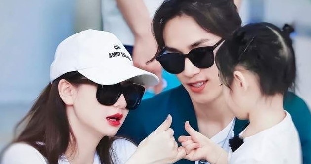 戚薇李承铉二胎正面照首次曝光，网友：是不是亲生的，一目了然