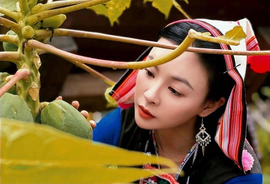 曾晨是一位多才多艺的女演员和模特