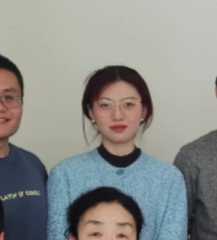 去年过年vs今年过年
…………………………我像是那个发面团子被泡胀了