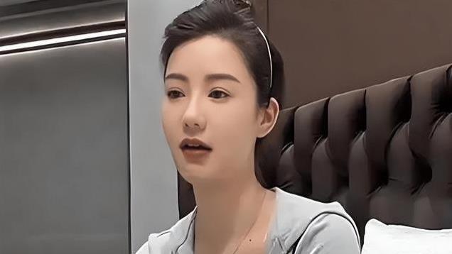 一个贪财一个不好色！被冷落的何钰欣宣布与猴哥离婚，曝更多内幕