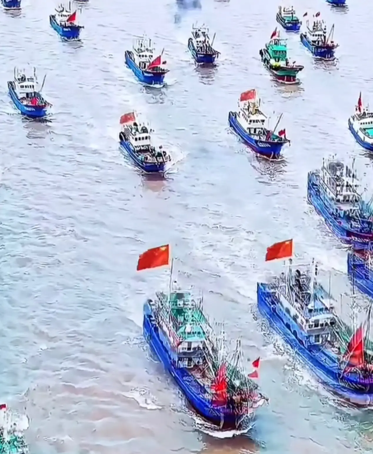 别人的土地我们不要，我们自己的土地一寸也不能丢。
