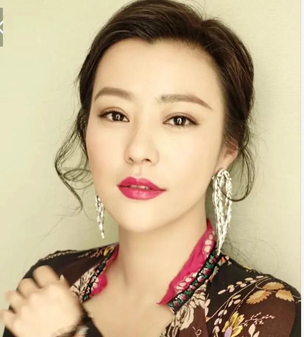 郝蕾3段感情，2婚2离，依然自信渴望爱情