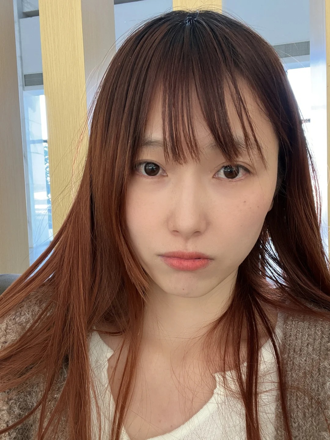 美颜和本人区别真的很大吗
不开美颜确实挺丑的，但也没必要追着我来骂吧#原相机 #