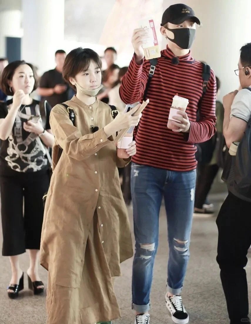 相差5岁❗于小彤为啥没娶陈小纭？？
于小彤又交新女友了，少年出道的他，马上就要3
