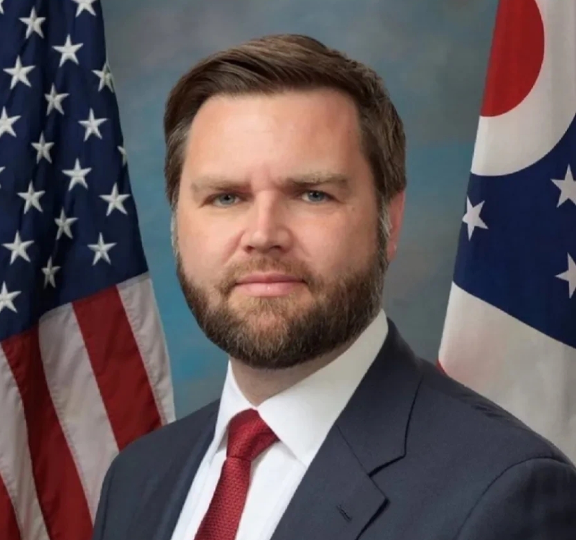 美国前总统，刚刚遇刺的特朗普正式宣布其副总统参选助手，来自美国俄亥俄州的参议院J
