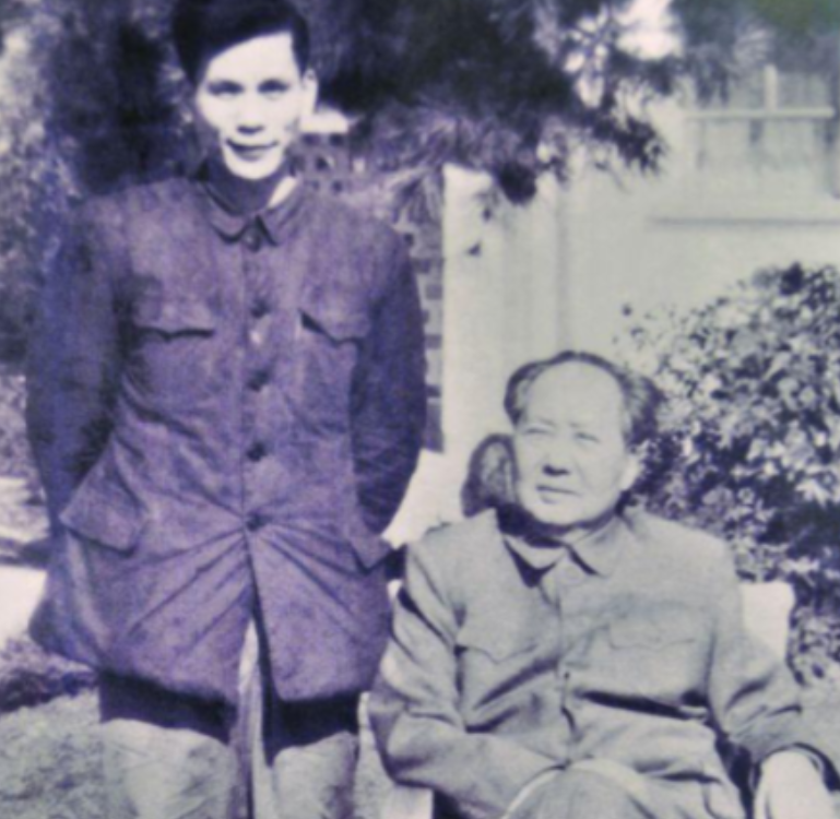 1967年，毛主席的警卫员李连庆时隔多年终于回到自己的老家，却无意间听到有村民笑