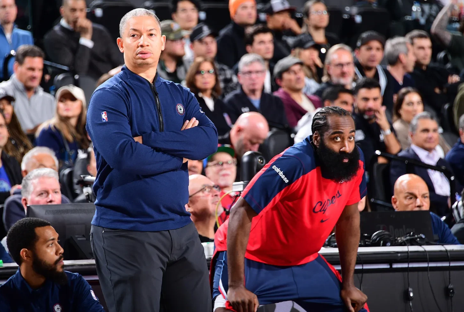 比起28分不敌森林狼，更让快船球迷意难平的，应该就是以下3点：

❶伤病太多！—