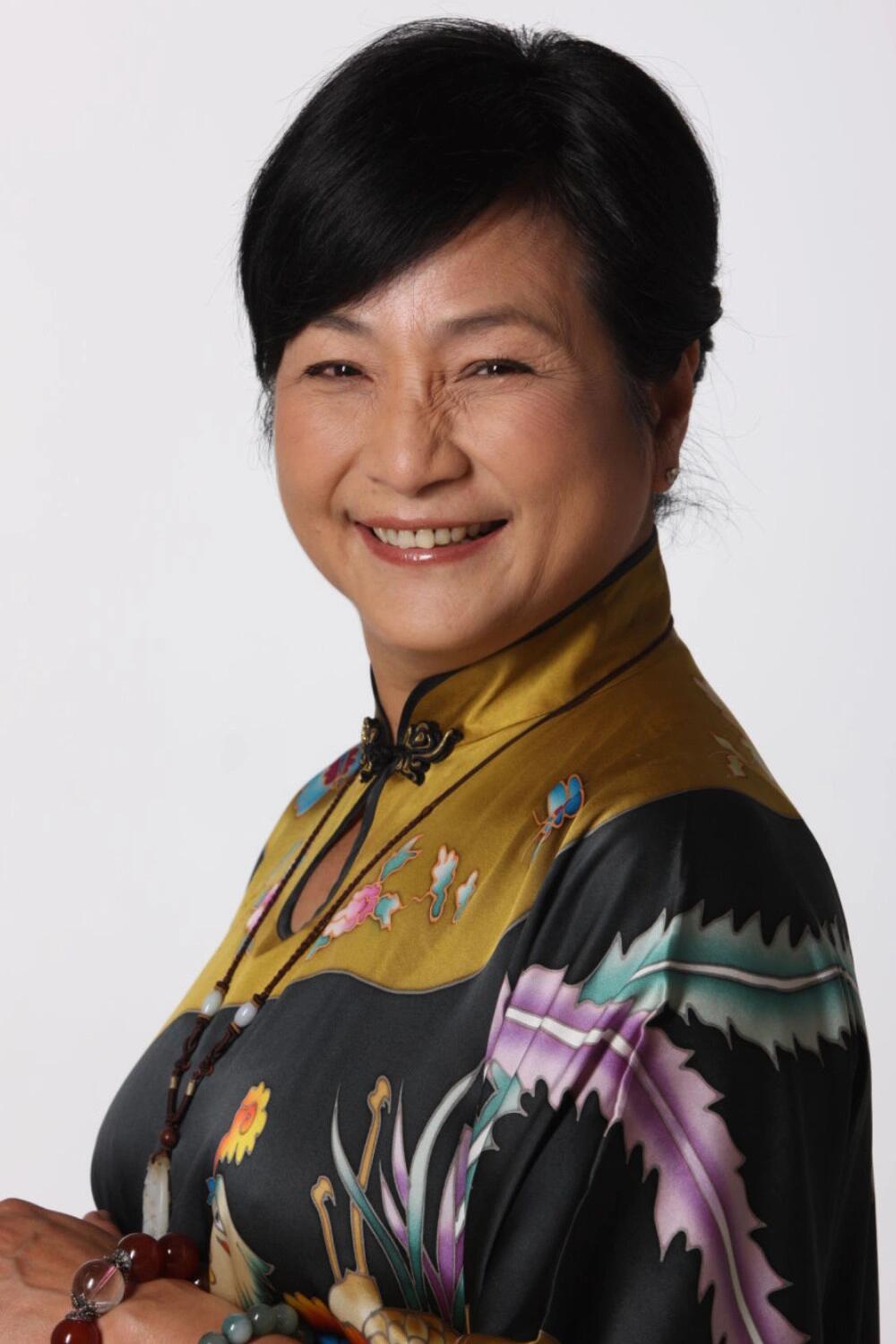 郑佩佩女士离世