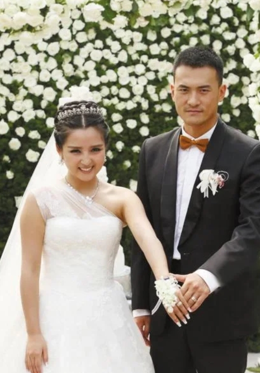 赫子铭再婚，终于理解何洁为啥离婚了