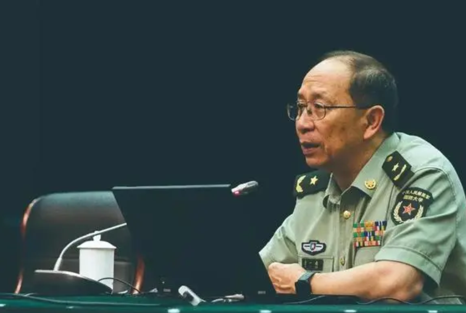 中国人“不守信用”，白纸黑字签了永久割让香港的条约，如今却要收回。2000年的时