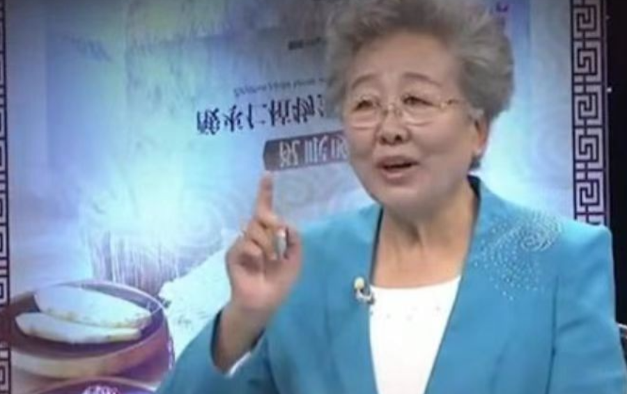 “与我无关，都是公司安排的。”用9个“神医”身份招摇撞骗，专门坑老年人，曾帮着药