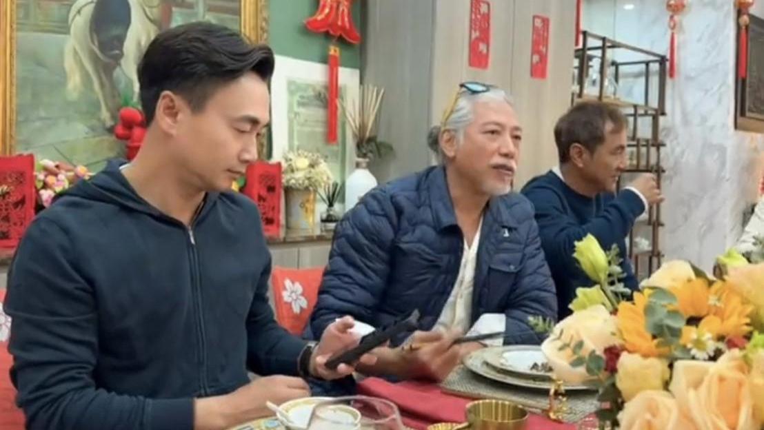 澳门名媛豪宅设宴，四万红酒茅台畅饮，61岁张耀扬尊享贵宾礼遇