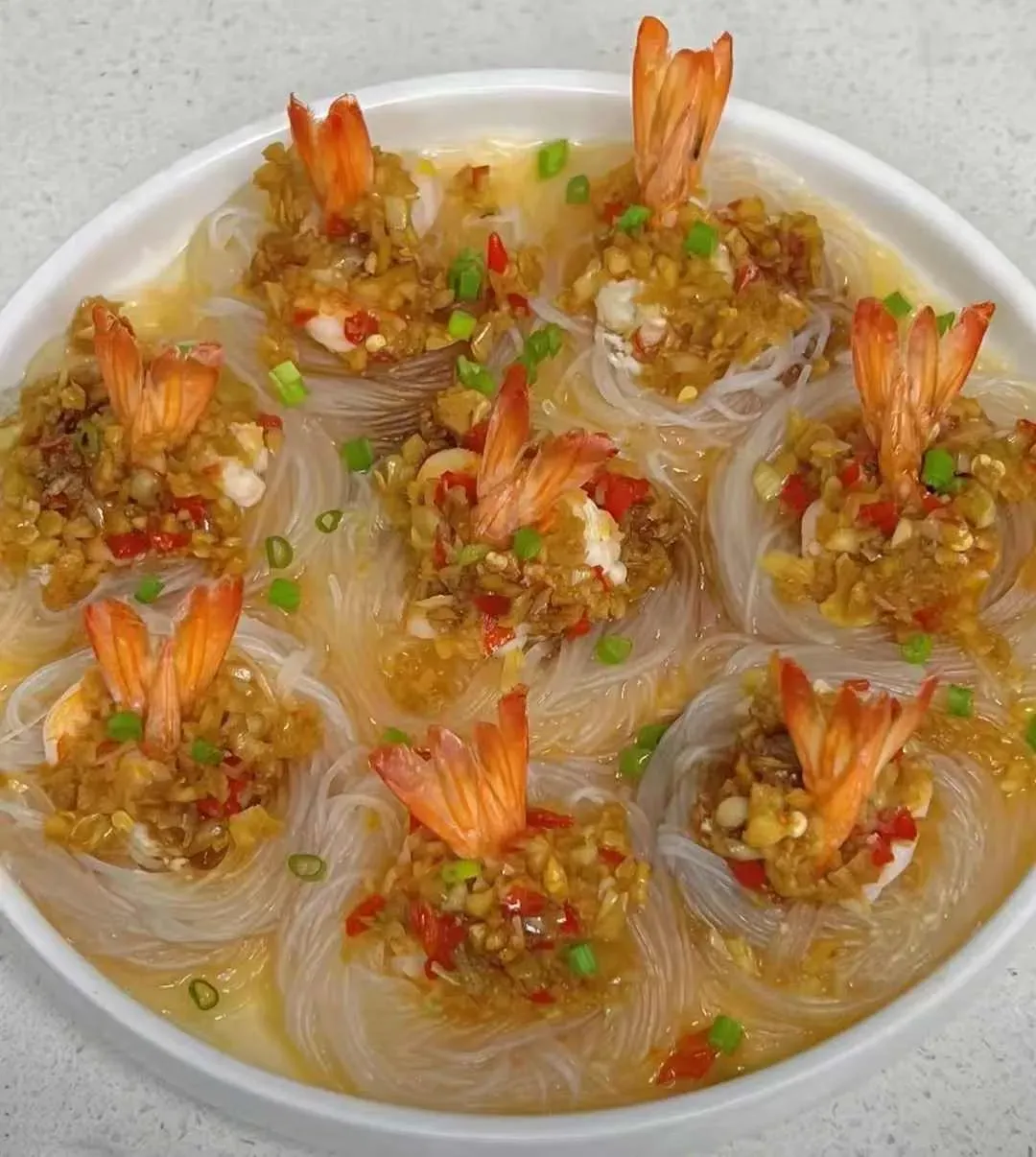 周末有空给家里做了一桌菜，八个人九个菜，吃完大家都说味道很哇塞