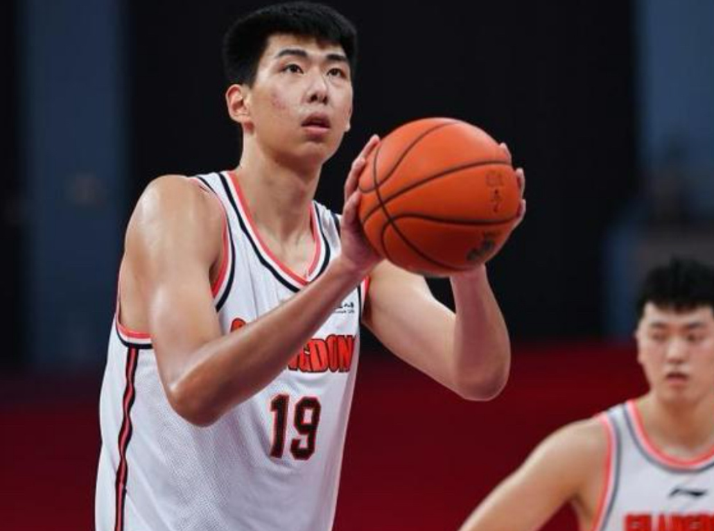 恭喜：徐昕得到NBA球队试训！

无论是对于广东还是整个中国男篮，能够看到我们的