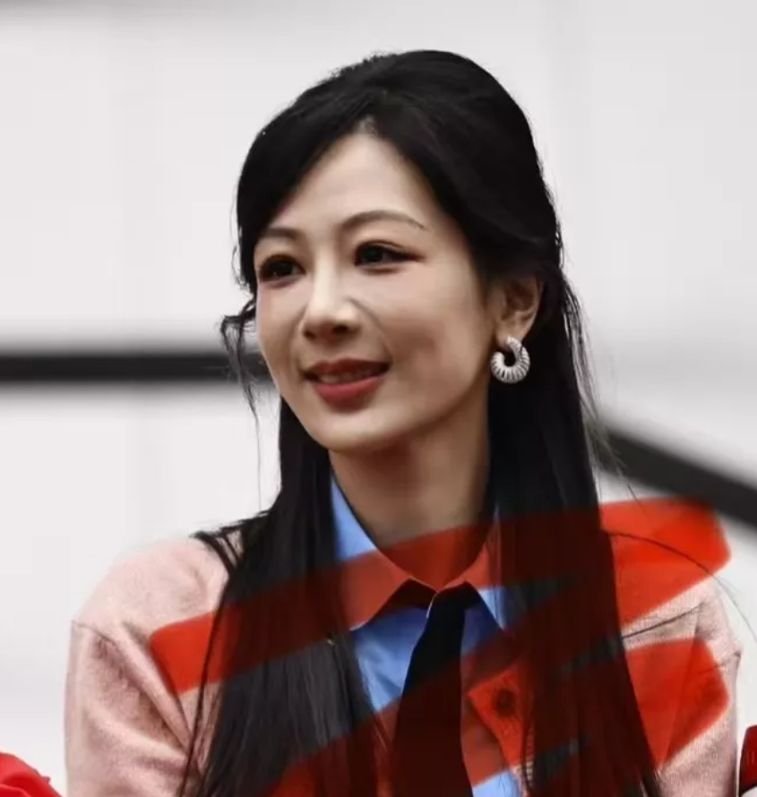 杨紫这素颜好吓人啊！难怪剧里面要磨皮...