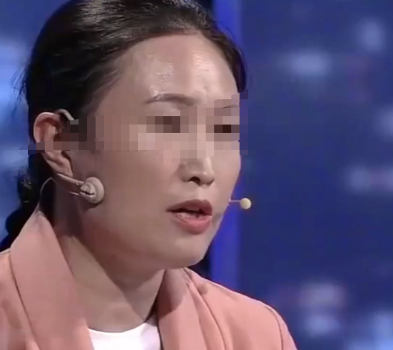 新婚不久的赵女士与丈夫李先生本应是甜蜜的开始，却因一场突如其来的家庭暴力事件，让