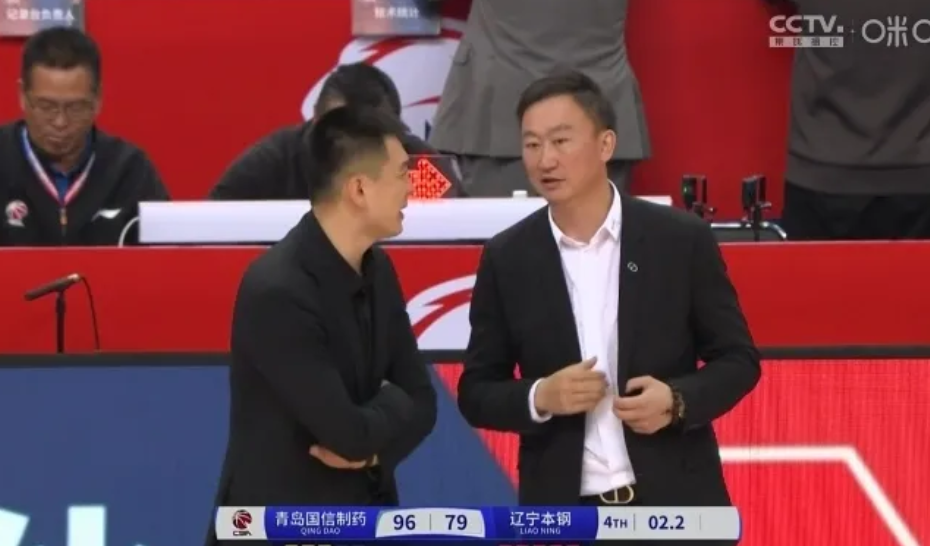 就看这哥俩的表情，输赢都没当回事，全场下来，杨鸣出奇的安静，没与裁判争执，没训自