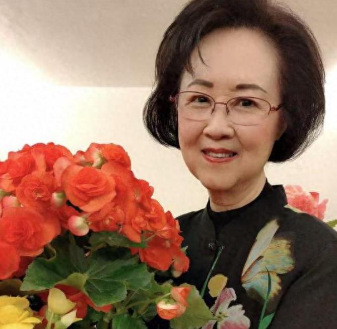 有了矛盾冲突可以理解，但平家子女应该发个信息以示哀悼，这是一种礼仪，更是对平鑫涛