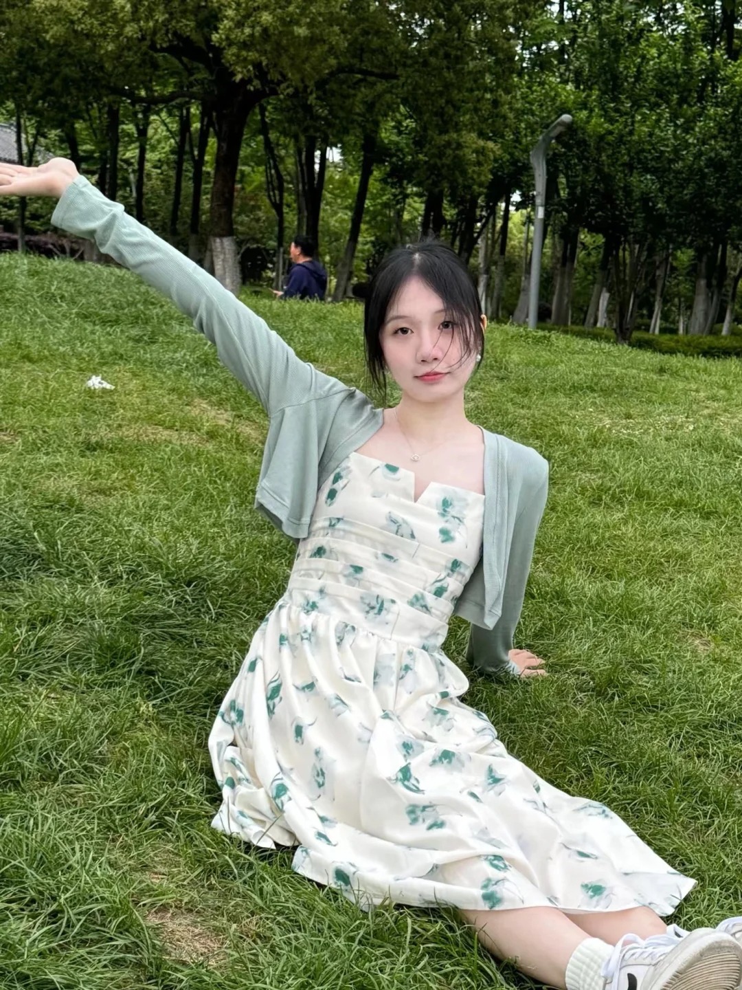 公园散步草坪拍照
原谅你的所有#春天就要逛公园