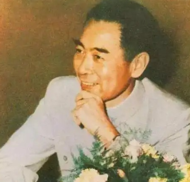 周总理去世后，部分遗体被解剖研究，肝、肺、大脑都形成恶性肿瘤，妻子邓颖超当年抛洒
