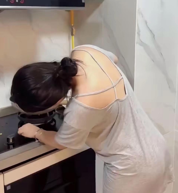 煮夜宵，是一件很浪漫的事