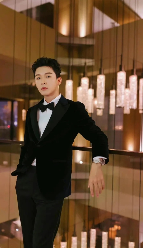 从签约到解约：张晚意的独立之路