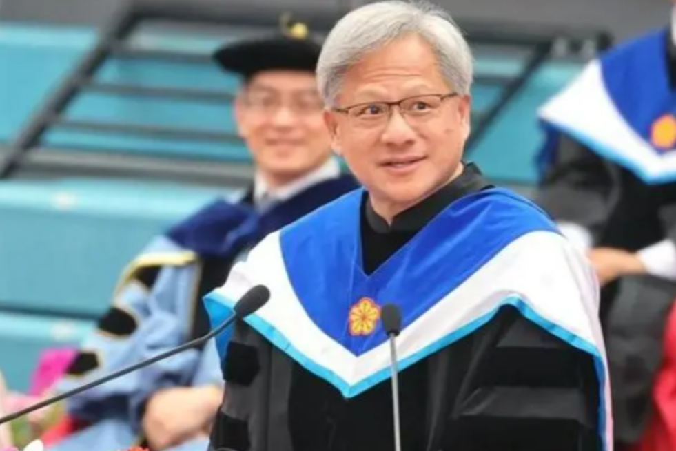 11月，英伟达创始人黄仁勋在香港接受采访，被记者问道：中国哪家科技公司是最优秀的