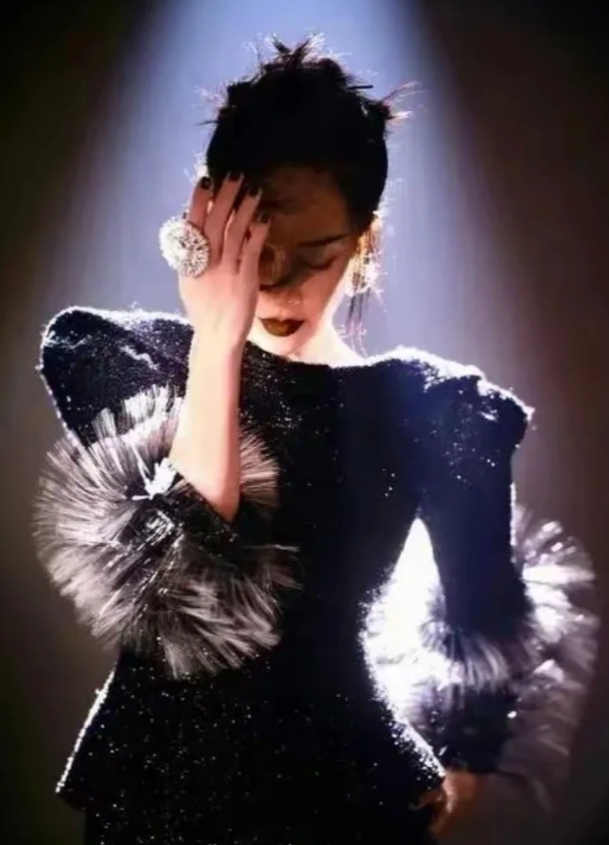 那英带病坚持，用音乐传递力量