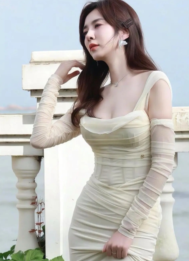王晓晨性感起来，真的好看
身材不错