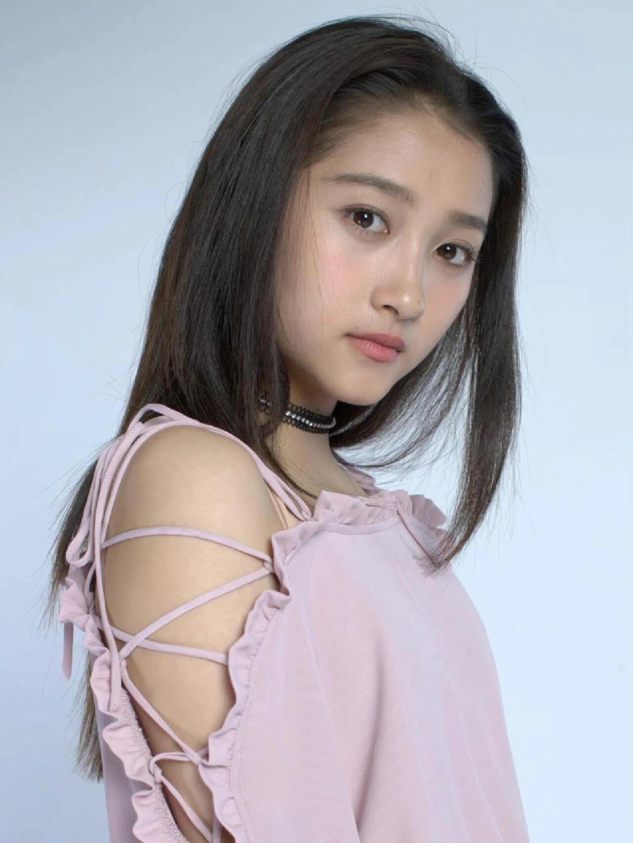 关晓彤早期原来长这样啊...