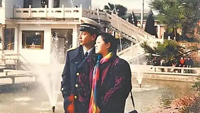 王伟牺牲23年：妻子穿上军装为丈夫报国至今未嫁，儿子成海军军官
忠诚与爱情同在，