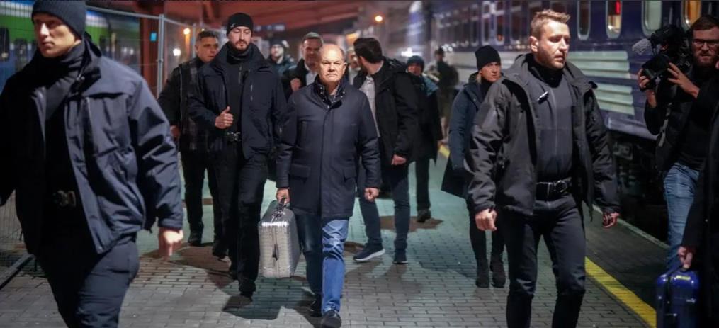 德国外长贝尔伯克的访华之行过去了一半，在俄乌问题上，双方仍是谈崩了，贝尔伯克交底