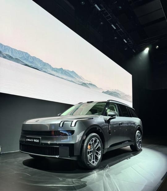 什么才是造车好架构？领克900给友商上了一课
开大型SUV就是在开船，主驾只配当