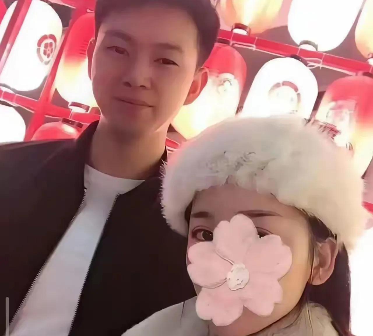 在四川那起令人痛心的家暴案件里，有个叫贺忠阳的男人，他的恶劣行径实在令人不齿。