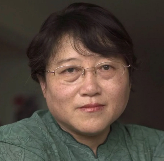 婚前同居现象透视

婚前同居，已超8成认可，冲击传统观念。社会开放，个人意识增强