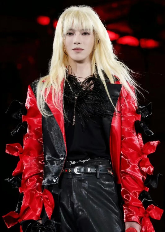 华晨宇,被痛批:一个不男不女,靠鬼哭狼嚎,哗众取宠的所谓歌星(华晨宇这种不男不女为啥还有人喜欢)-第19张图片-九妖电影 华晨宇,被痛批:一个不男不女,靠鬼哭狼嚎,哗众取宠的所谓歌星(华晨宇这种不男不女为啥还有人喜欢)-第19张图片-九妖电影