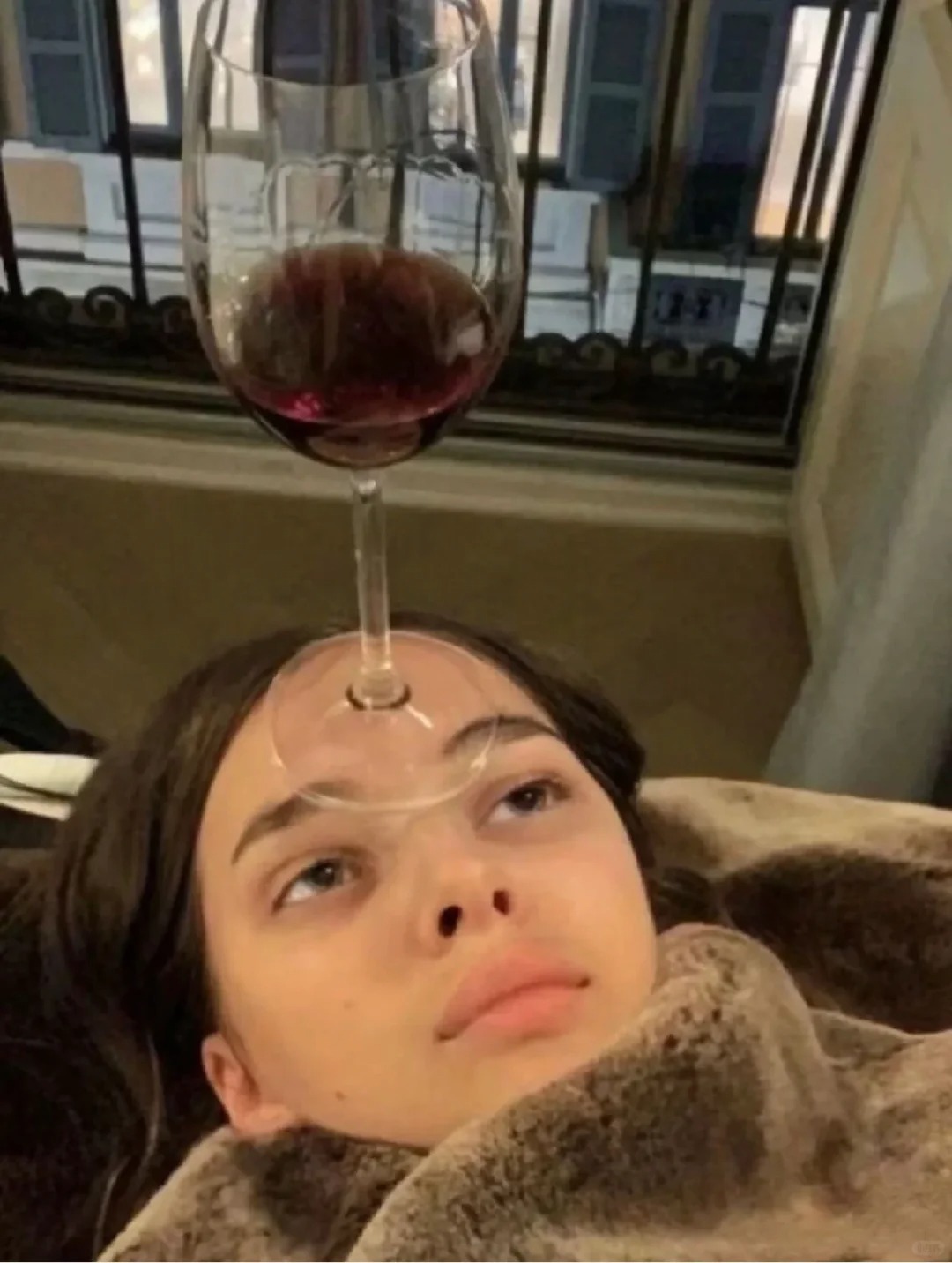 我发现做新媒体，会抄情绪化标题就够了🫤
之前公司来了一个运营新人，老板让我去带