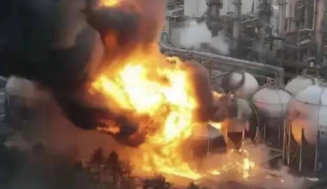 日本那边，近日一记重锤直接砸在了全国人民的心上——核心电厂炸了！这可不是闹着玩儿