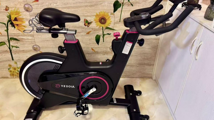 2024年高性能动感单车推荐！野小兽V5自发电动感单车实测分享：适合居家健身运动神器