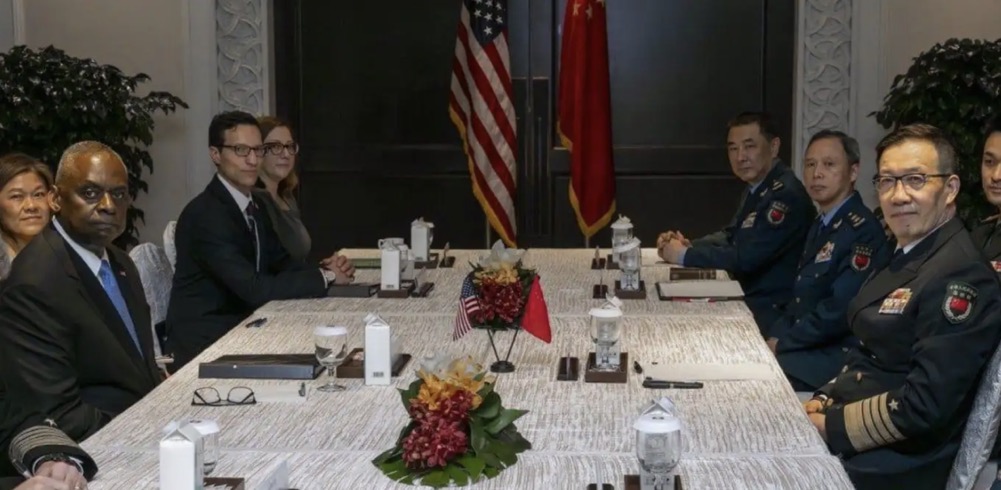 这一次中美防长的对话，让全世界都屏住了呼吸！
首先，关于台海问题，美防长奥斯汀上