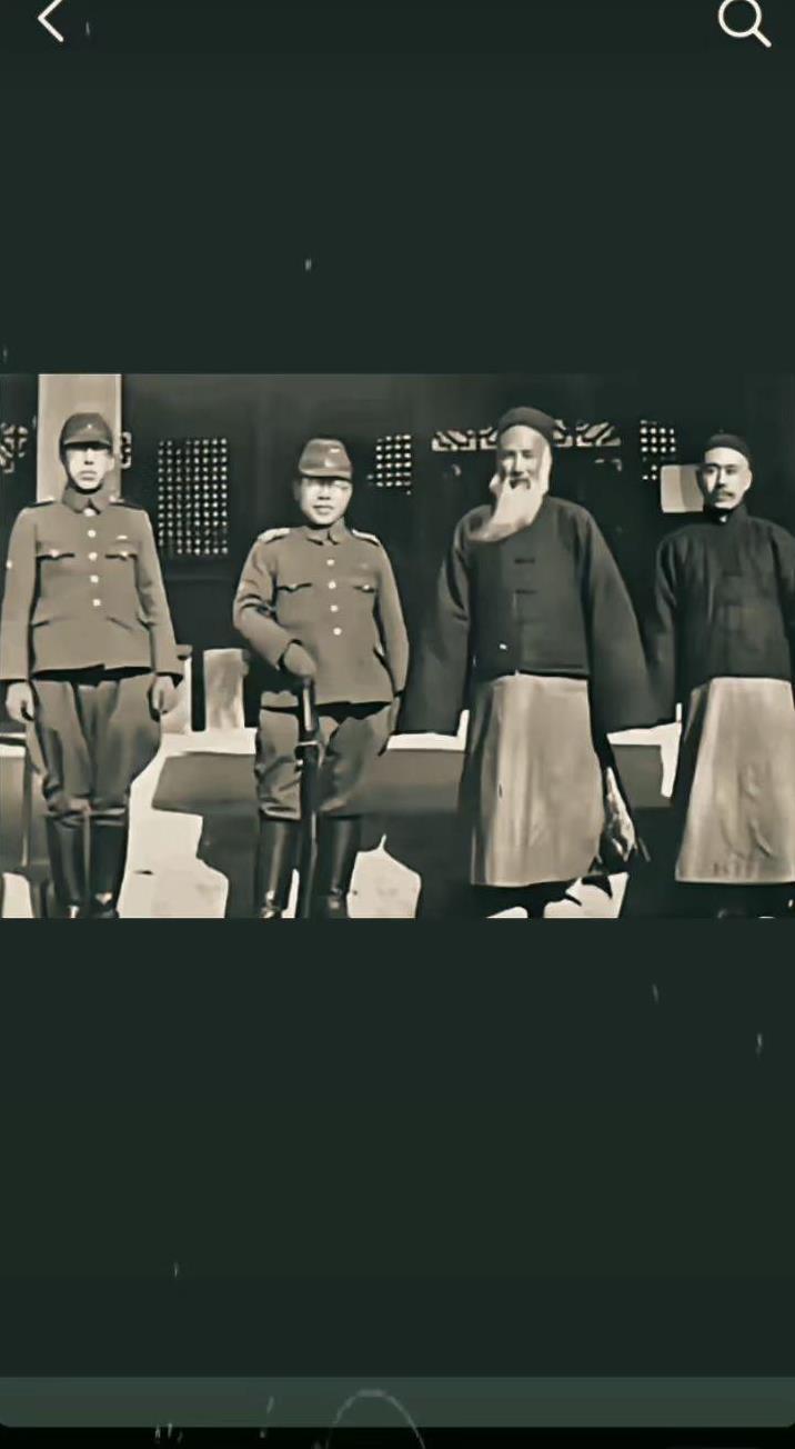 节操不如禽兽，枉称万世圣门！
1939年日军攻占山东曲阜，孔府一门老小恭恭敬敬迎